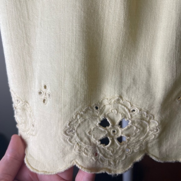 Lauren Conrad Butter Yellow Eyelet Blouse Top, Size Large - Picture 3 of 8